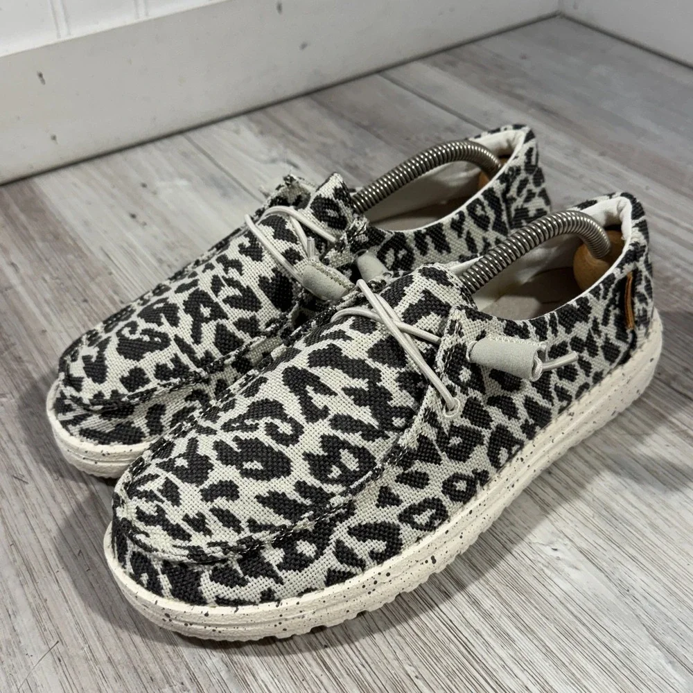 Hey Dude Wendy Cheetah Grey Woven Slip‎ On Shoes Women's Size 6 Lightweight EUC
